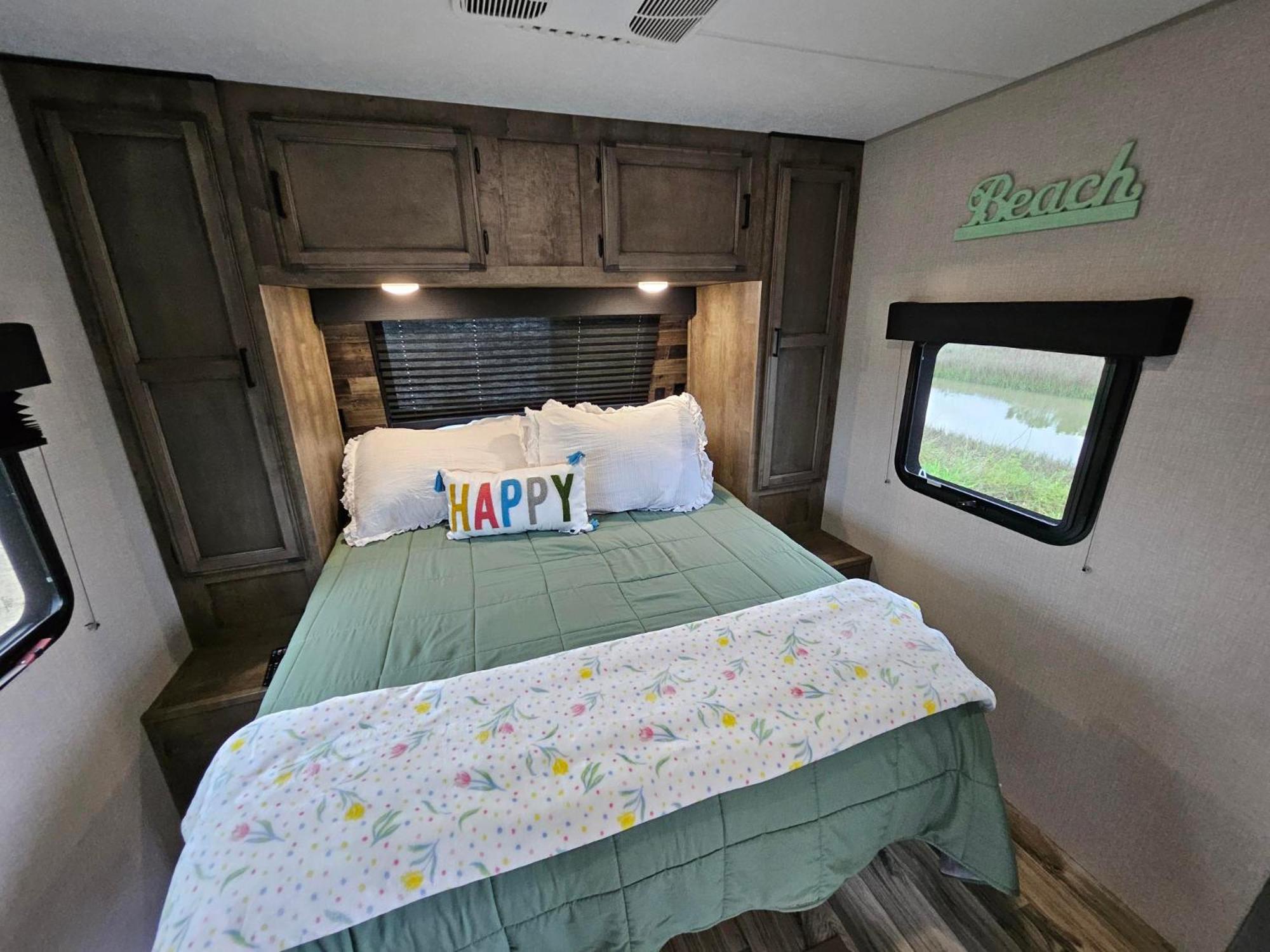 Hailey'S Beach-N-Bay Rv Resort Gilchrist Екстер'єр фото