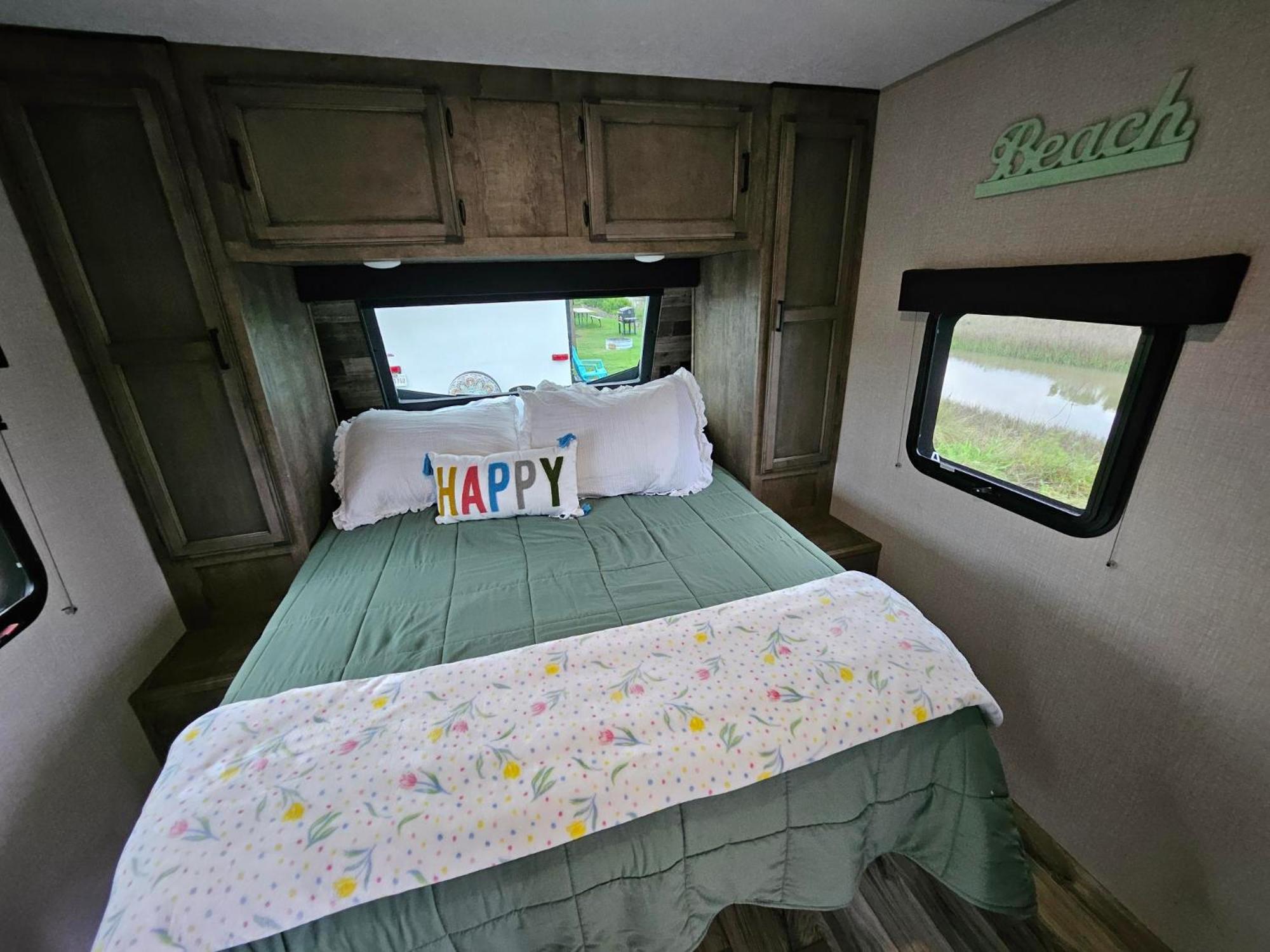 Hailey'S Beach-N-Bay Rv Resort Gilchrist Екстер'єр фото