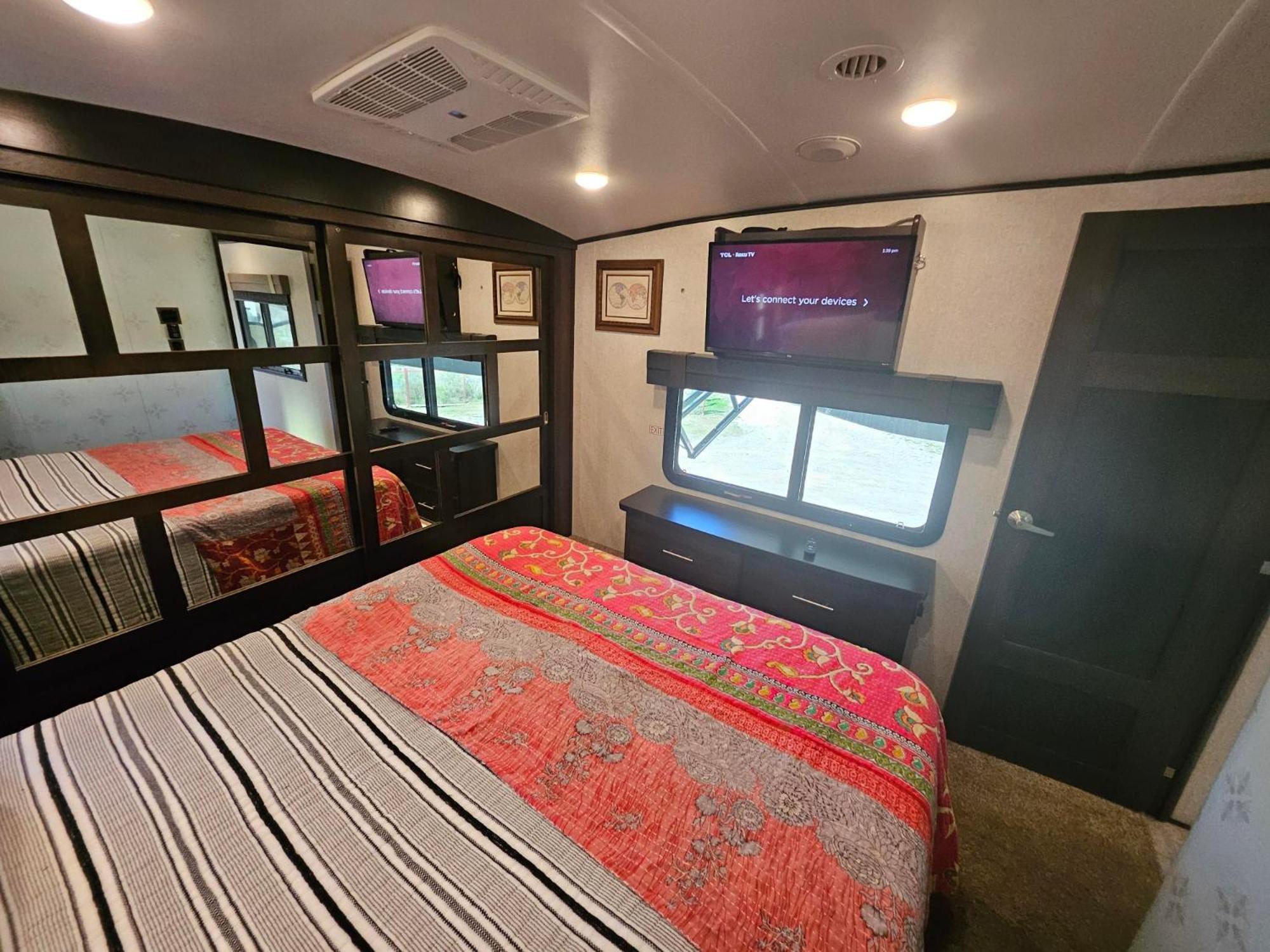 Hailey'S Beach-N-Bay Rv Resort Gilchrist Екстер'єр фото