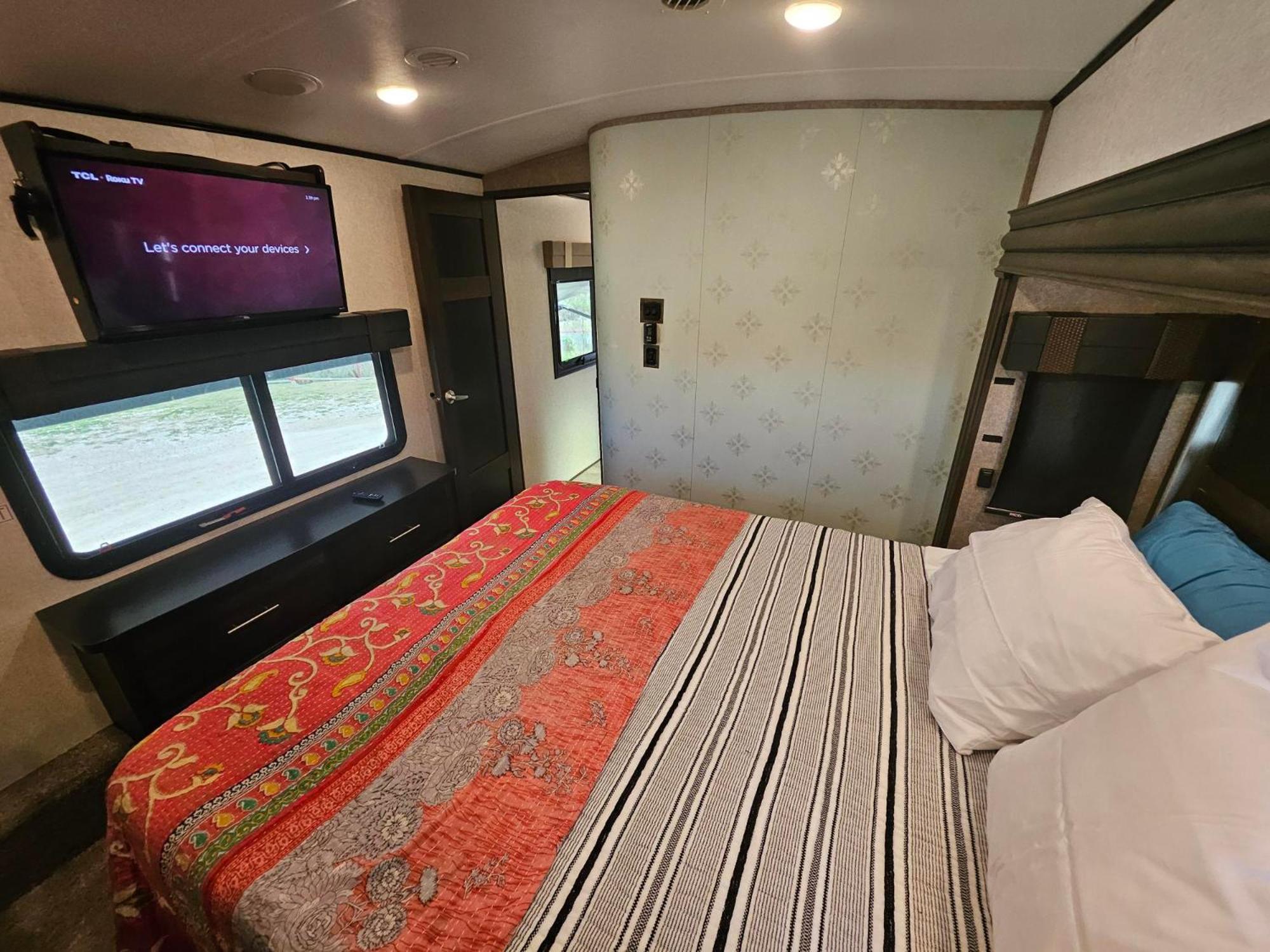 Hailey'S Beach-N-Bay Rv Resort Gilchrist Екстер'єр фото