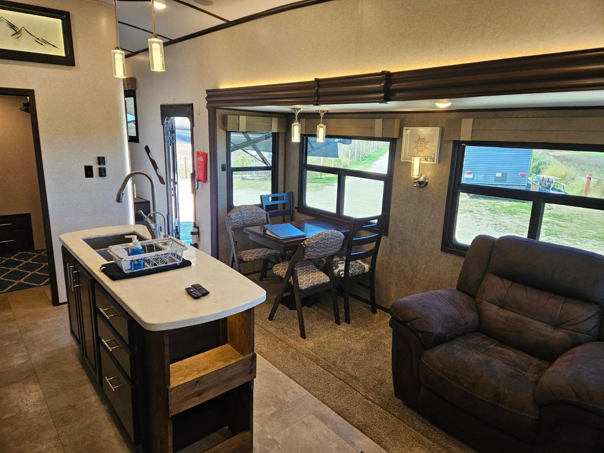 Hailey'S Beach-N-Bay Rv Resort Gilchrist Екстер'єр фото