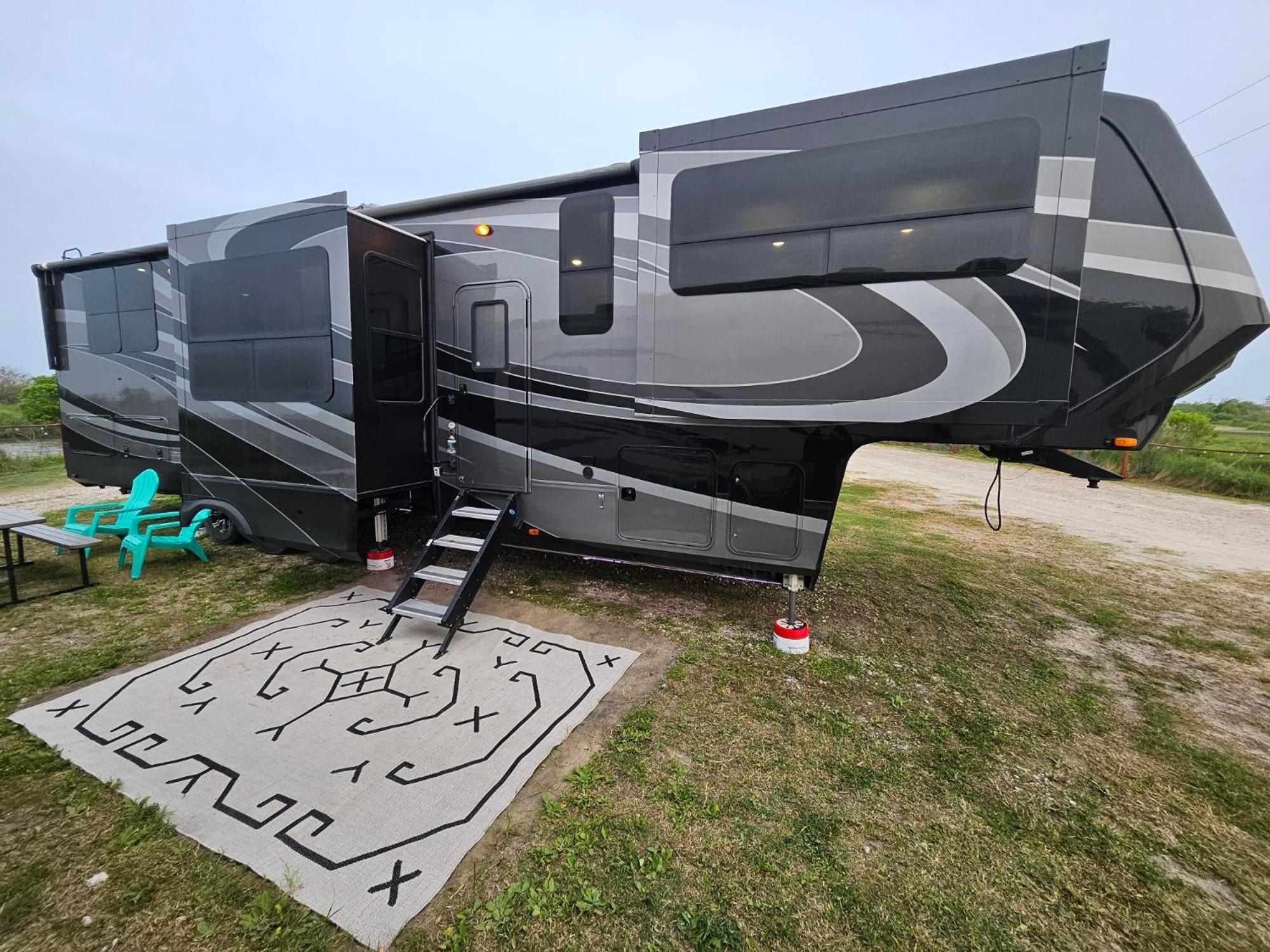 Hailey'S Beach-N-Bay Rv Resort Gilchrist Екстер'єр фото