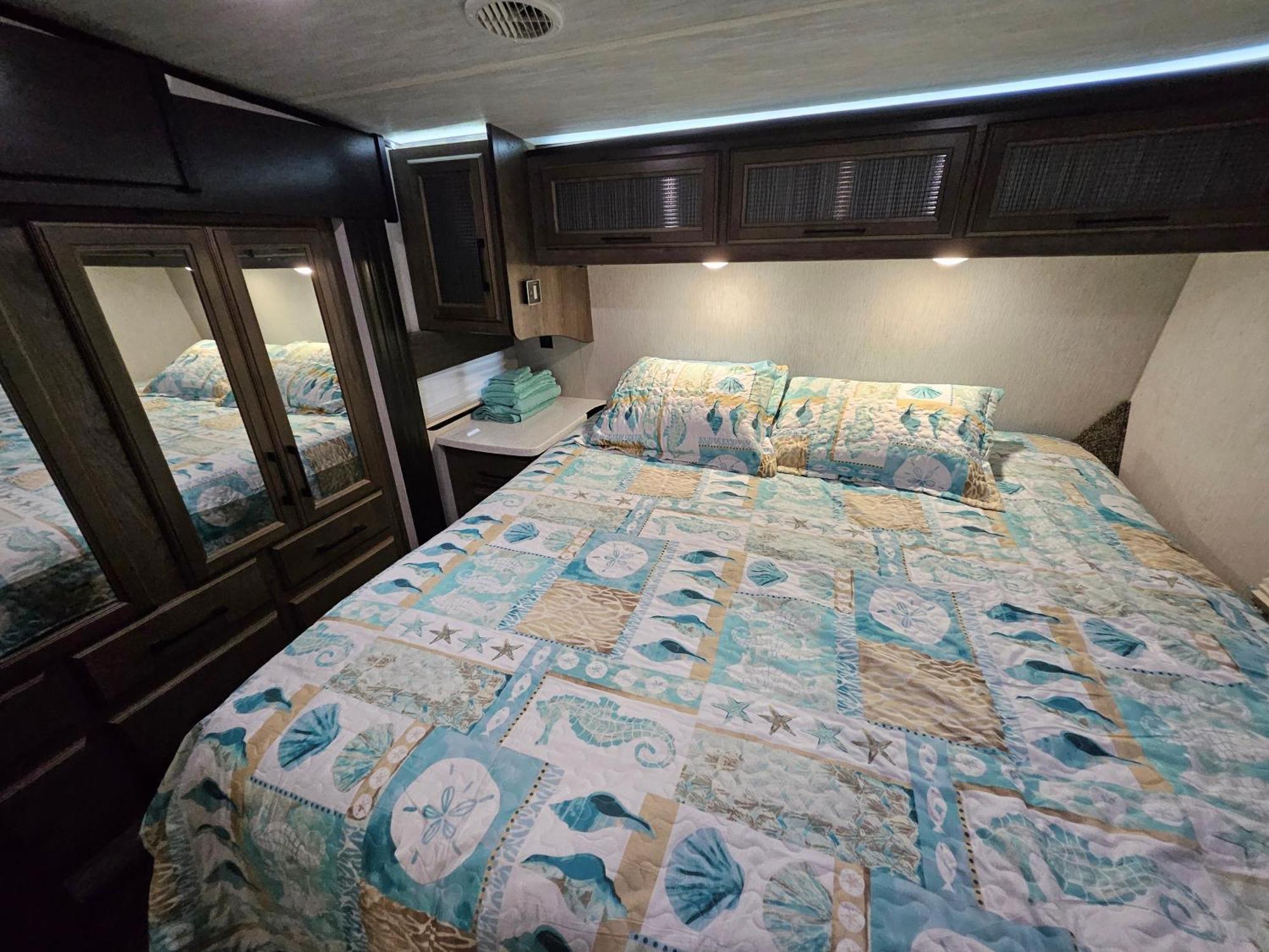 Hailey'S Beach-N-Bay Rv Resort Gilchrist Екстер'єр фото