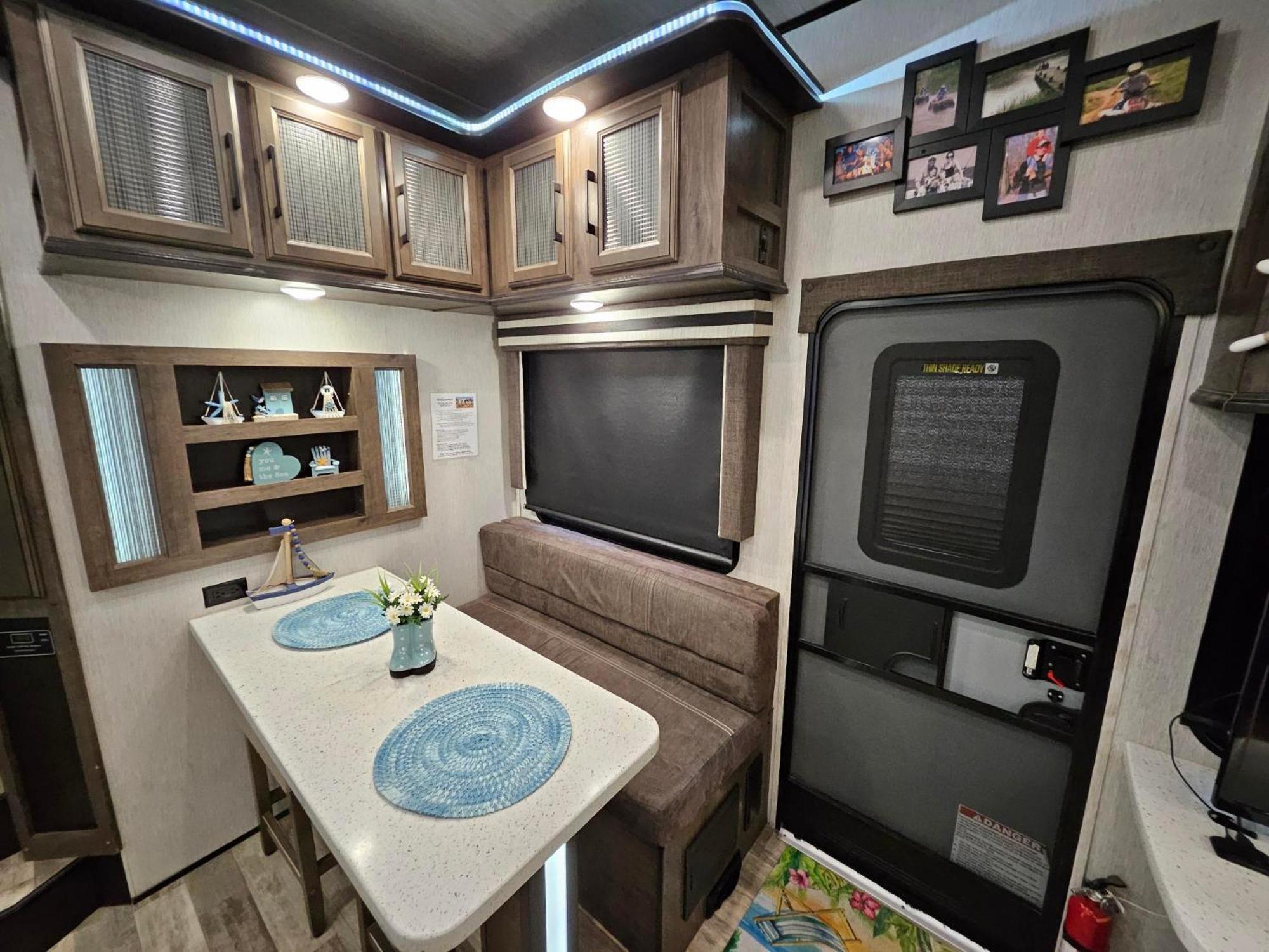 Hailey'S Beach-N-Bay Rv Resort Gilchrist Екстер'єр фото